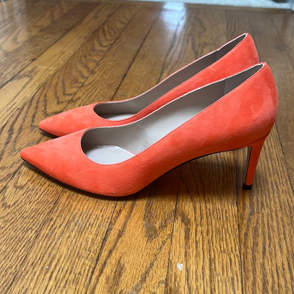 PRICE DROPPED!!!Stuart Weitzman coral suede pointy heels 7.5